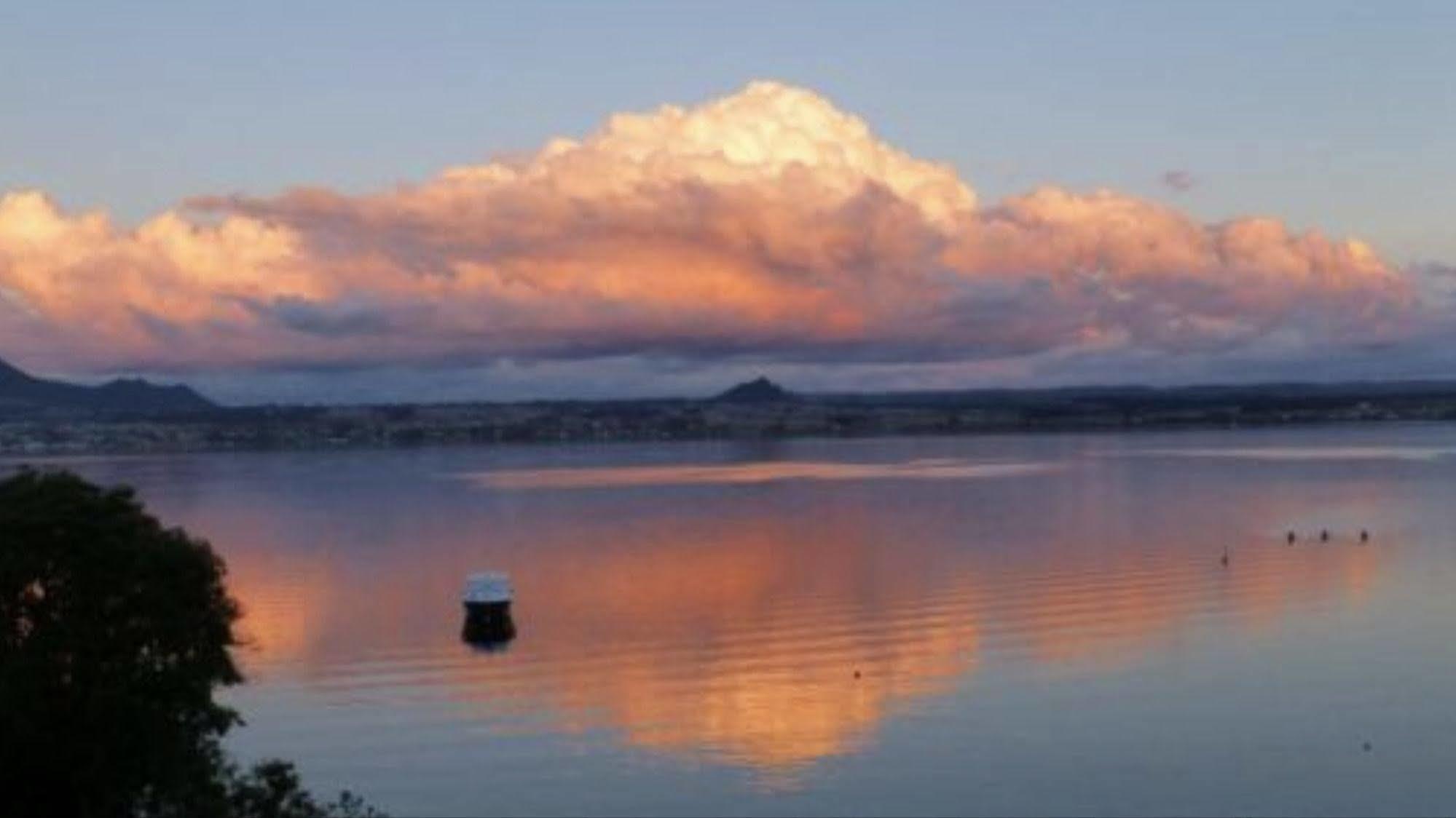 Serenity On Wakeman Taupo Dış mekan fotoğraf
